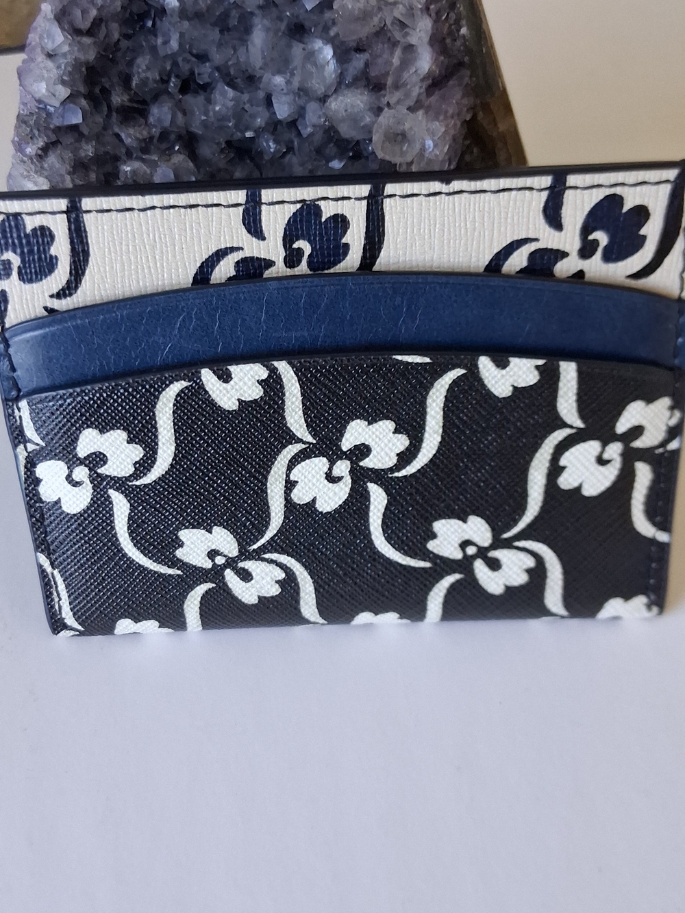 Tory Burch Black & White Floral Logo Card Holder with Gold Emblem - Picture 7 of 9